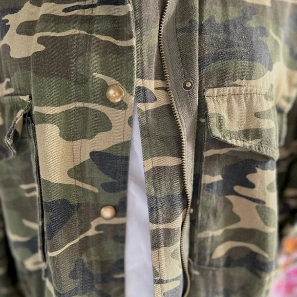 Tempo Paris Camouflage Jacket with Floral Embroidery - Picture 5 of 8